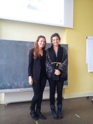 Marjolein Werner und Samira Maas von der Hoogeschool Amsterdam referieren an der HAWK-Fakult&auml;t 