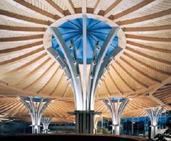 Elegante Dachkonstruktion aus Holz