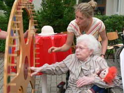 Pflege in der letzten Lebensphase          Aufn.: DRK