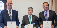 Wissenschaftler Vi&ouml;l, Wandke und Helmke mit IHK-Technologietransferpreis ausgezeichnet