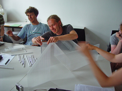 HAWK-Studierende entwickeln unter der Leitung von Prof. Werner Sauer wandelbare moderne M&ouml;bel n