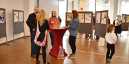 Sozialminsterin Rundt und Oberb&uuml;rgermeister Meyer er&ouml;ffnen Ausstellung &uuml;ber Vielfalt 