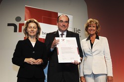 Bundesfamilienministerin Ursula von der Leyen, HAWK-Pr&auml;sident Prof. Dr. Dr. h.c. Martin Thren u