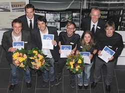 Die Preistr&auml;ger (v. l. n .r.):Jens Kowallik (1. Preis, HAWK), Dr. J&ouml;rg Brinkmann (Xella), 